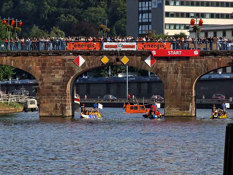 Drachenbootrennen w&auml;hrend Saarspektakel